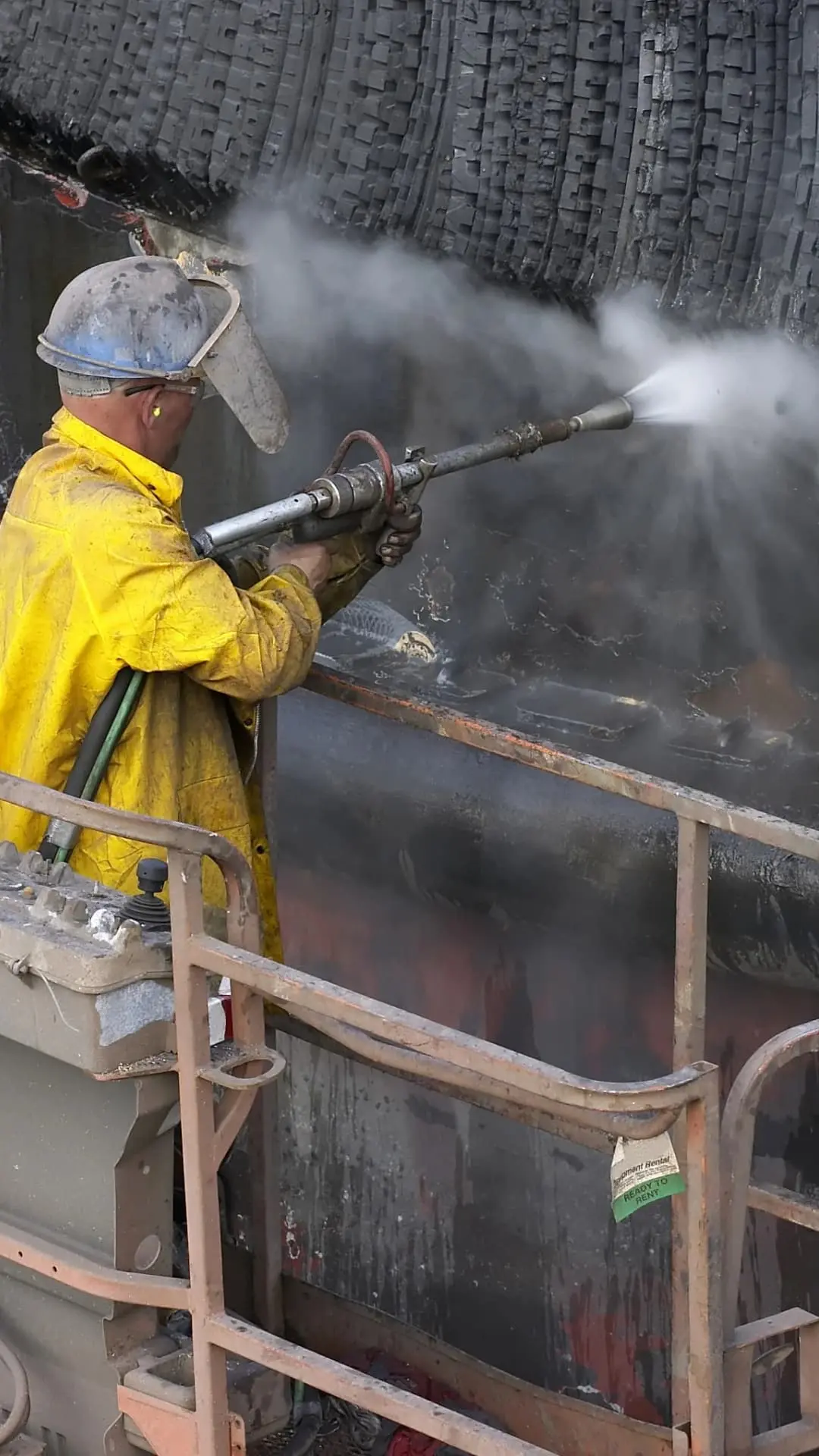 Operação industrial com uso de bombas de alta pressão