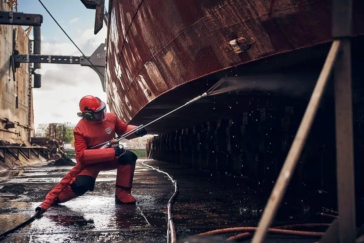 Operação industrial com uso de bombas de alta pressão